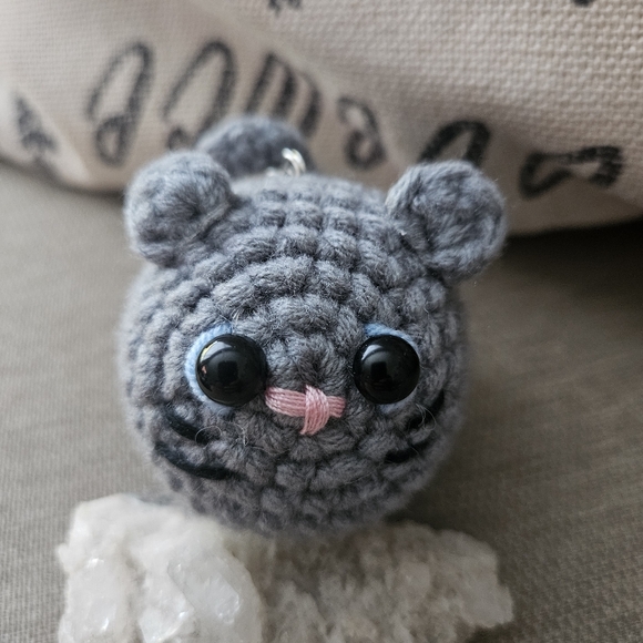 Handmade Crochet Knit Gray Mouse Keychain - Picture 2 of 8